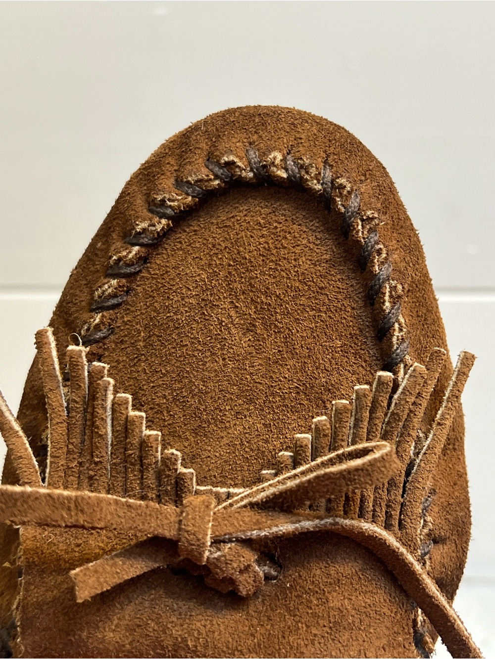 Minnetonka Women’s Chestnut Suede Fringe Moccasins leather